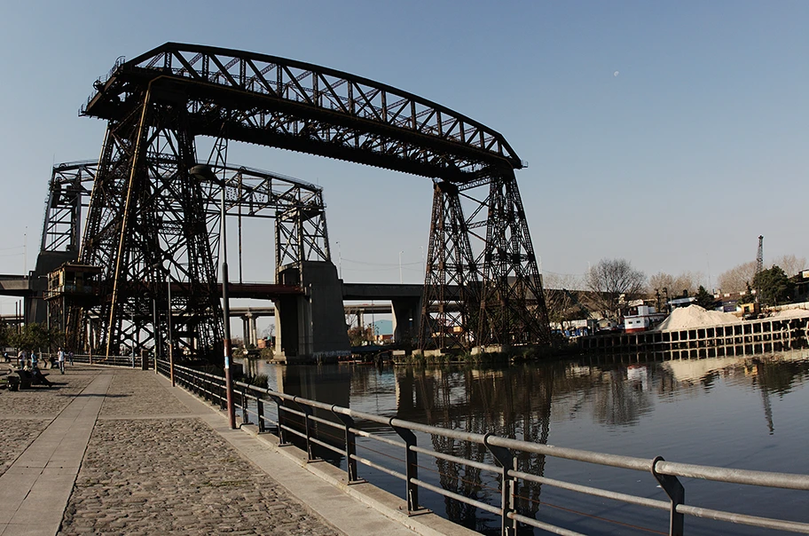 Nicolas Avellaneda-Brücke in Buenos Aires, Argentinien.