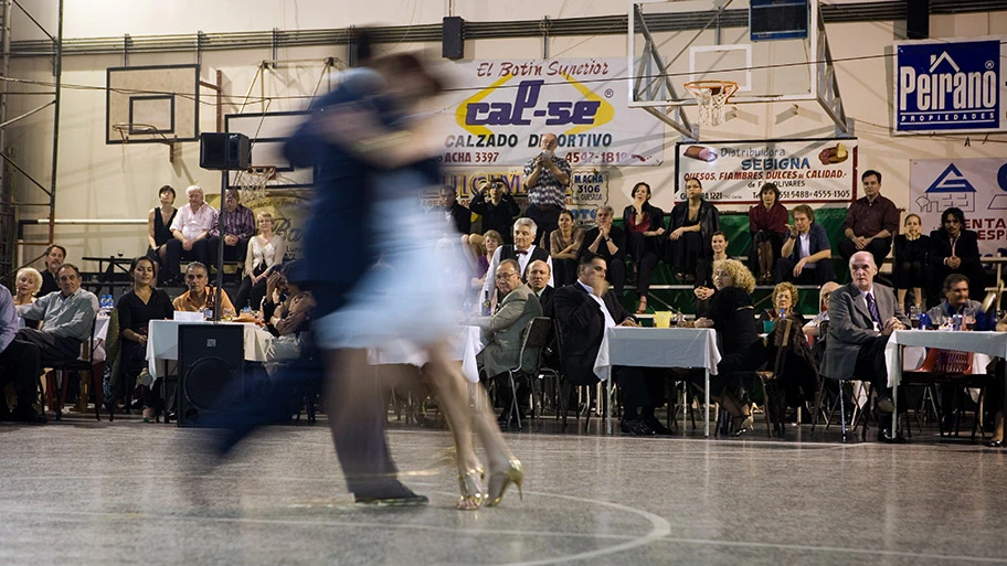 Tango im Sunderland Basketball Club von Buenos Aires.