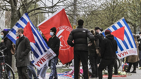 Bund der Antifaschistinnen und Antifaschisten an einer Demonstration in Frankfurt am Main, 11. April 2021.