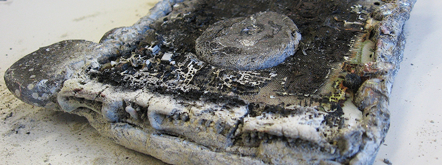 60 Minuten bei 1000°C, diese 3,5 Harddisk ist nicht mehr zu retten.