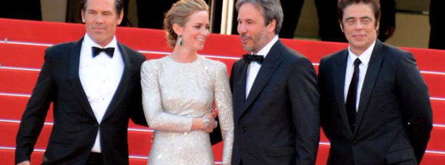 Denis Villeneuve mit Filmschauspieler auf dem roten Teppich in Cannes bei der Präsentation seines Filmes «Sicario», Mai 2015.