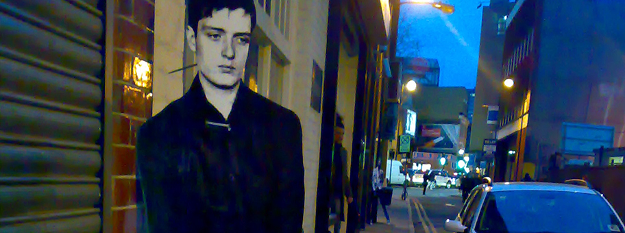 Cardboard von Ian Curtis.