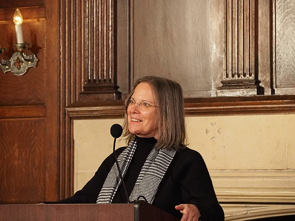 Carolyn Forché bei einer Lesung im Lannan Center an der Georgetown Universität in Washington.