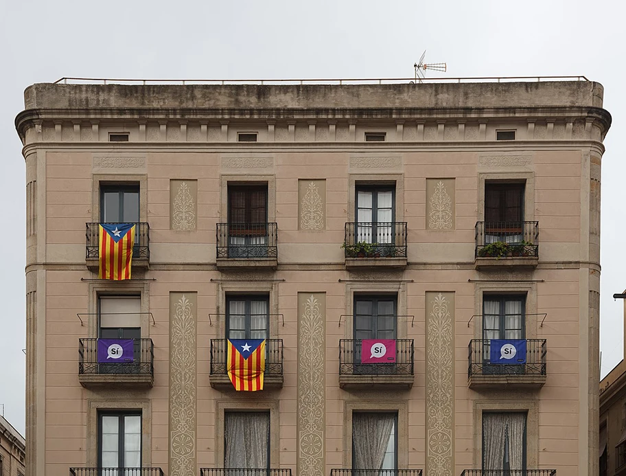 Pro-Unabhängigkeitsflaggen in Barcelona während des Referendums, September 2017.