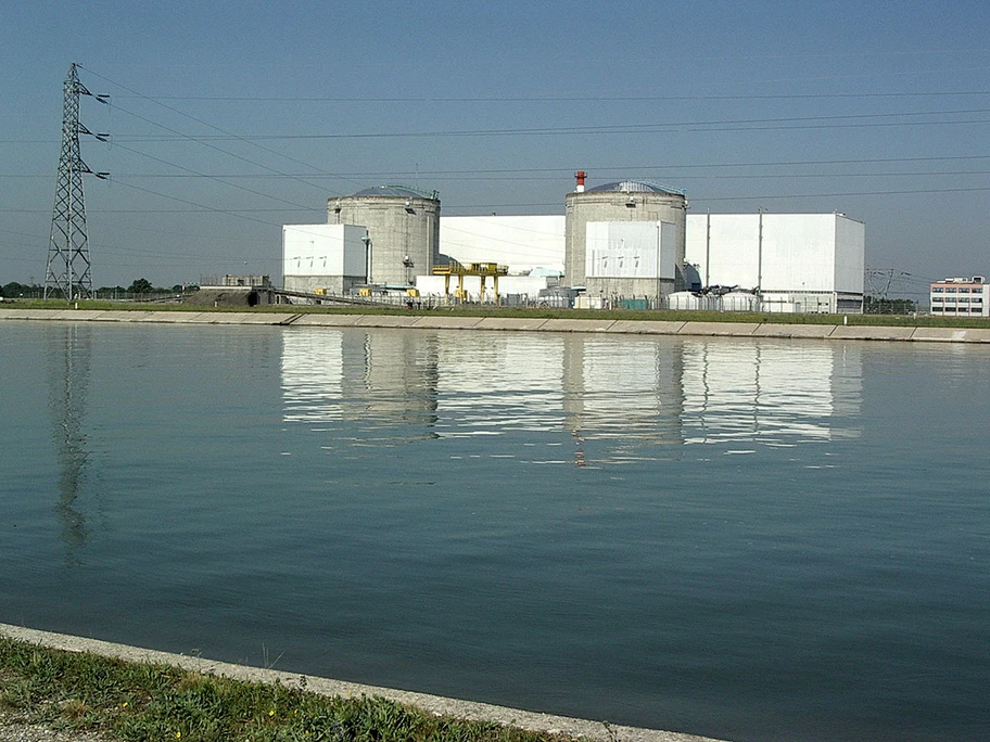 Das älteste und leistungsschwächste noch in Betrieb befindliche französische Kernkraftwerk. AKW Fessenheim im Elsass.