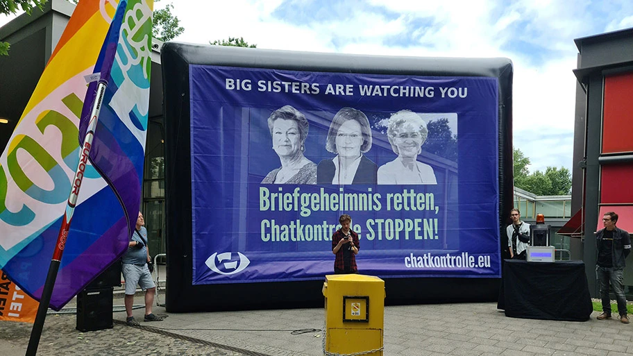 Kundgebung vom 14. Juni 2023 anlässlich der Innenministerkonferenz in Berlin gegen die Chatkontrolle zur Rettung des Briefgeheimnisses.