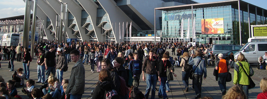 Eine konservative Welle der weltweiten evangelikalen Bewegung. Das Christival 2008 Bremen, wo unter anderem auch über die Veränderbarkeit von Homosexualität und über das Thema Abtreibung diskutiert wurde.