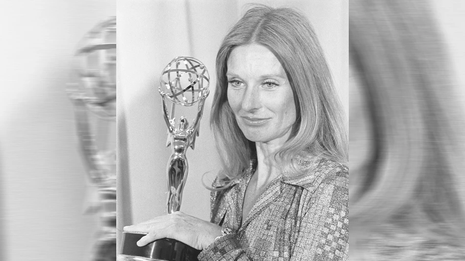 Die US-amerikanische Schauspielerin Cloris Leachman bei den Emmy Awards 1973.