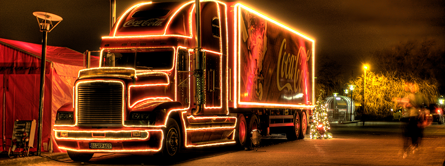 CocaColaWerbetruck unterwegs in Middelfart, Dänemark.