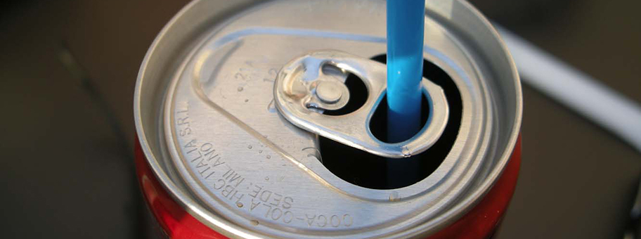 Ein Viertelliter Coca-Cola enthält 27 Gramm Zucker und 105 Kilokalorien (450 kJoule).