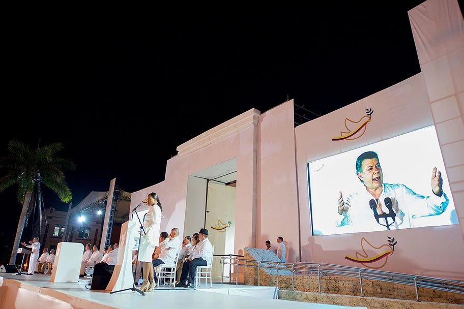 Der kolumbianische Präsident Juan Manuel Santos bei einer Ansprache an das Volk am 26. September 2016 in Cartagena nach den Friedensverhandlungen mit der FARC-EP.