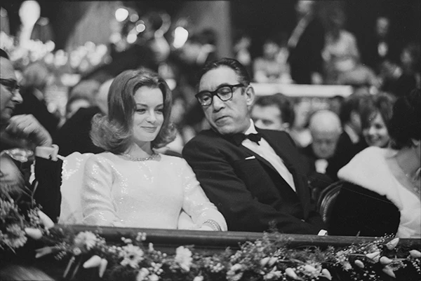 Filmpremiere im Palais Garnier, Paris: "Der Kardinal", mit Romy Schneider und Anthony Quinn, Dezember 1963