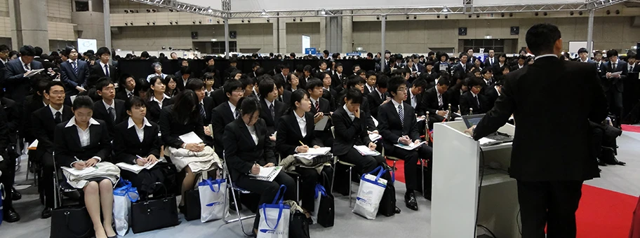 Informationstag eines japanischen Grossunternehmens für frischgebackene Studienabgänger.