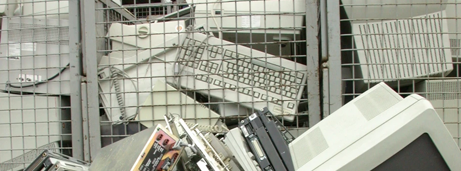 Elektronikschrott in einer Recyclingsfirma in Goslar, Deutschland.
