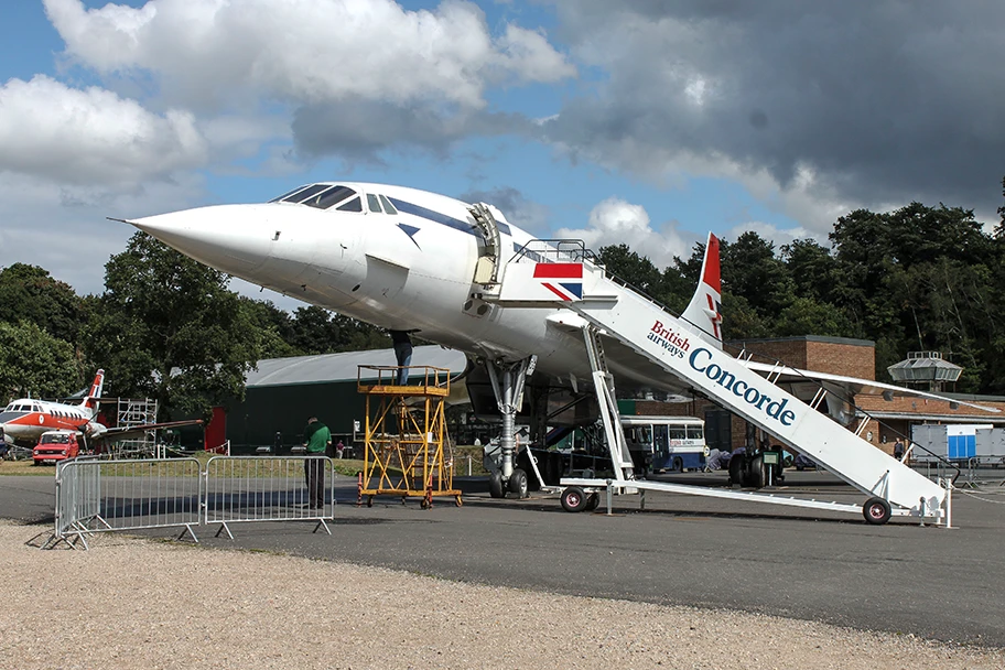 Eine alte Concorde im Flugzeug Museum von Weybridge.