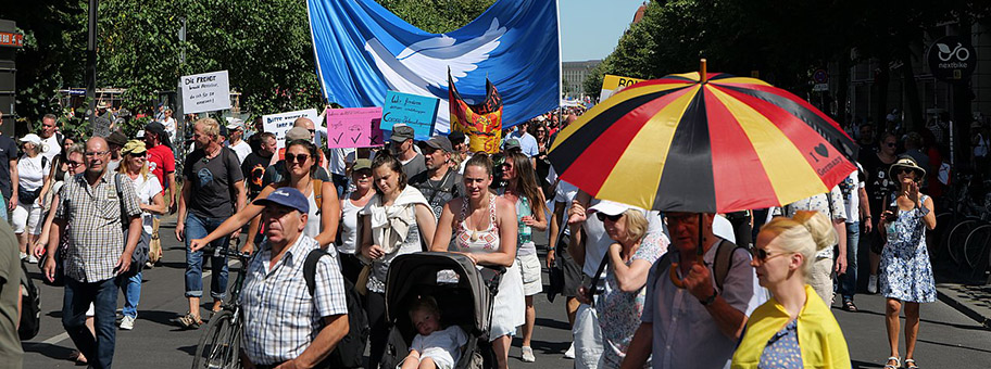 Demonstration von Verschwörungsgläubigen und Rechtsextremen am 1. August 2020 in Berlin.