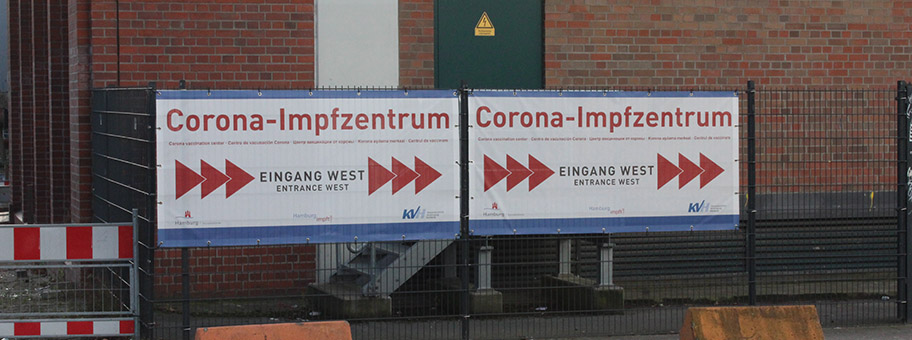 Corona-Impfzentrum in den Messehallen in Hamburg.