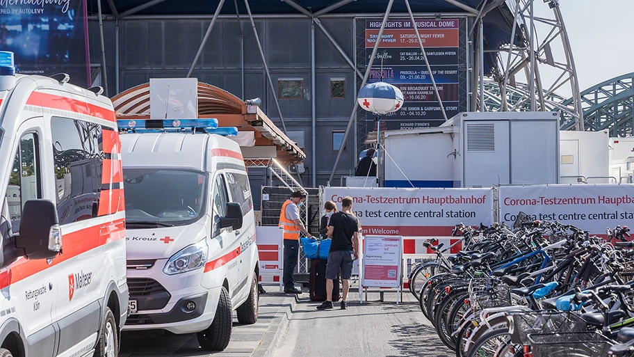 Corona-Testzentrum für Reiserückkehrende am Hauptbahnhof in Köln, September 2020.