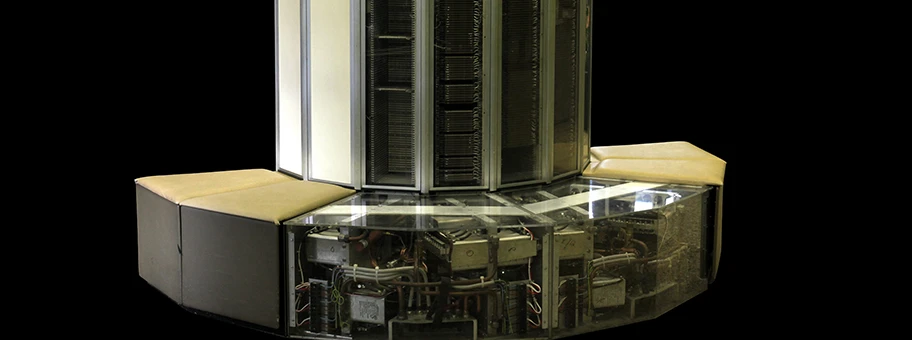 CRAY-1 in der Eingangshalle des EPFL in Lausanne.