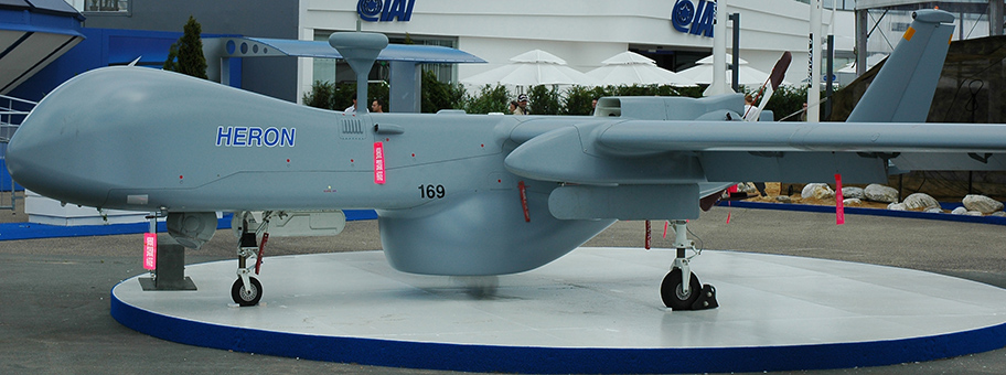 Die israelische Kampfdrohne Heron, hier in einer früheren Version „IAI Heron 1 UAV“.