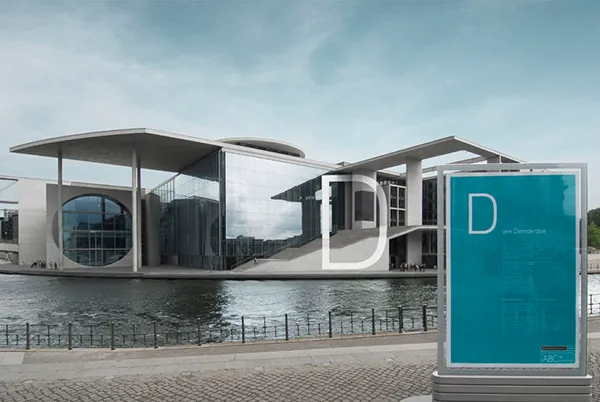 «D wie Demokratie» am Marie-Elisabeth-Lüders Haus in Berlin.