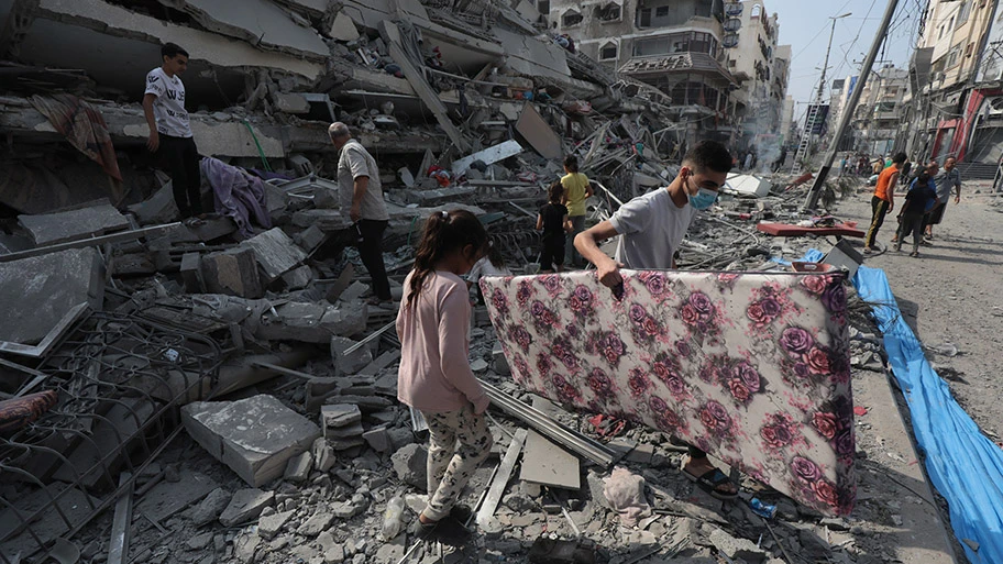 Gaza Stadt nach einem Bombardement der israelischen Luftwaffe am 8. Oktober 2023.