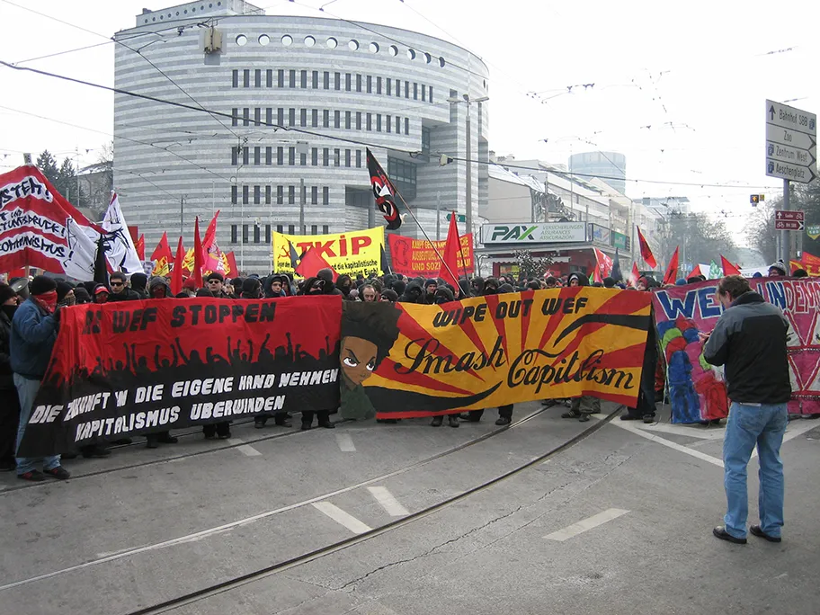 Demonstration gegen das WEF am 28. Januar 2006 in Basel.