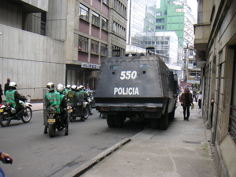 Polizeieinsatz bei einer Demonstration in Bogotá.