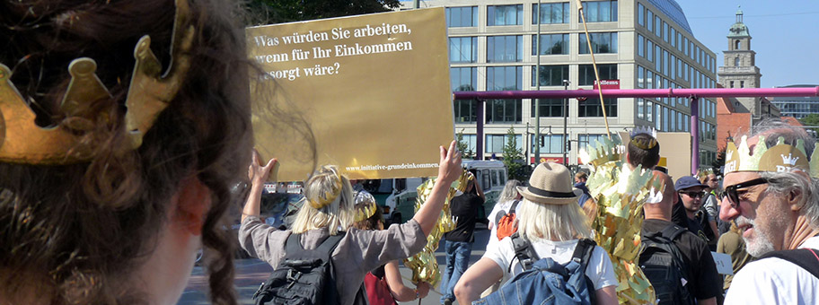 Demonstration für ein Bedingungsloses Grundeinkommen am 14. September 2013 in Berlin.
