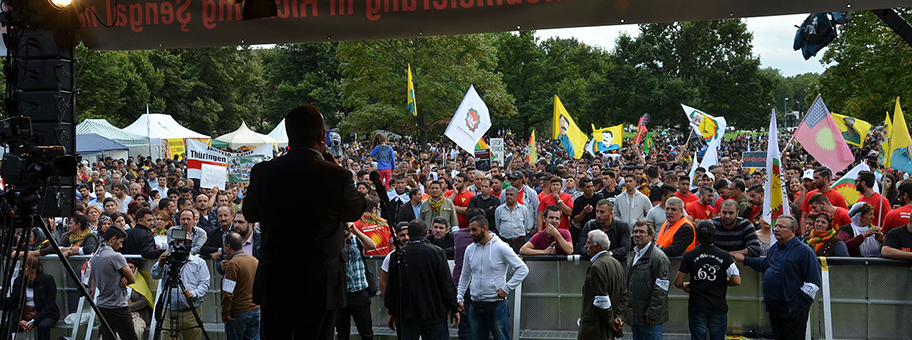 Demonstration von Jesiden, Eziden, Aleviten und Kurden in Hannover gegen die Terrorgruppe Islamischer Staat.