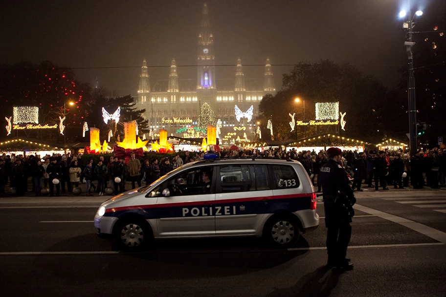 Demonstration gegen das Burschenschafter-Treffen in der Hofburg, Wien, November 2009