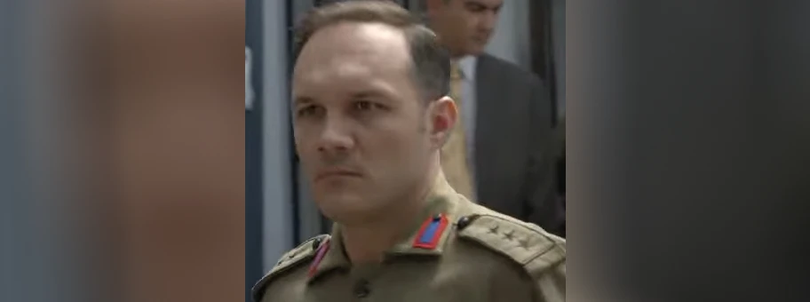 Der türkische Schauspieler Deniz Celiloğlu (hier am Set von 