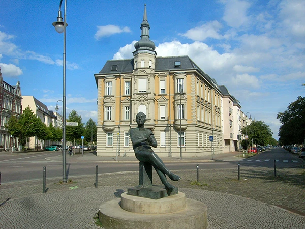 Kurt Weill Denkmal in Dessau.