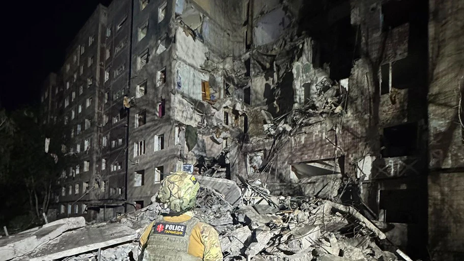 Wohngebäude in Kostiantynivka (Region Donezk, Ukraine) nach einem russischen Bombenangriff am Abend des 7. Mai 2025.