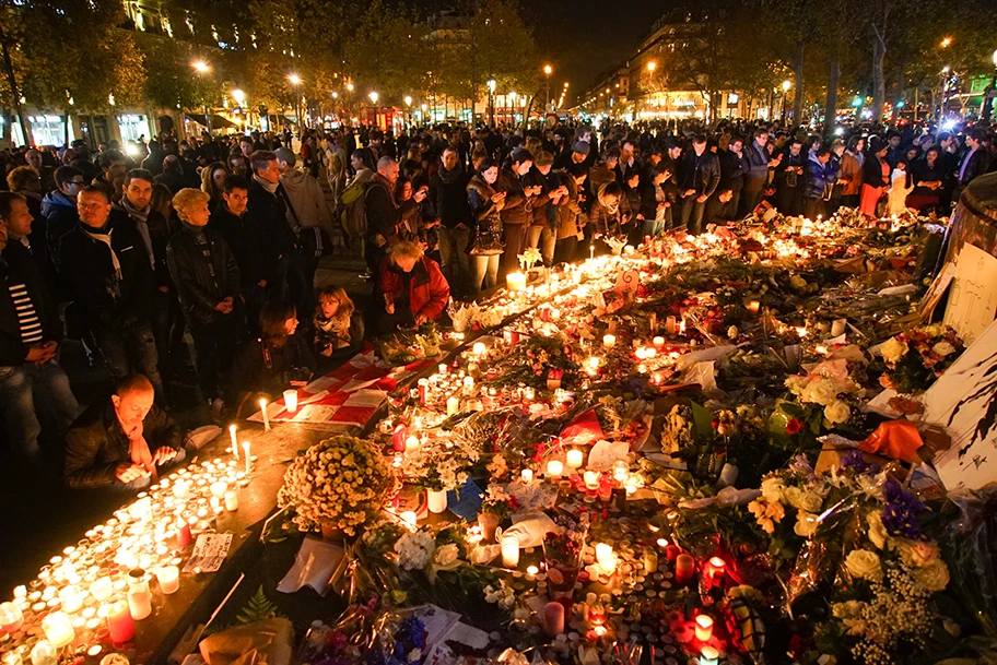 Trauerkundgebung am Place de la République in Paris für die Opfer nach den Attentaten am 13. November 2015.