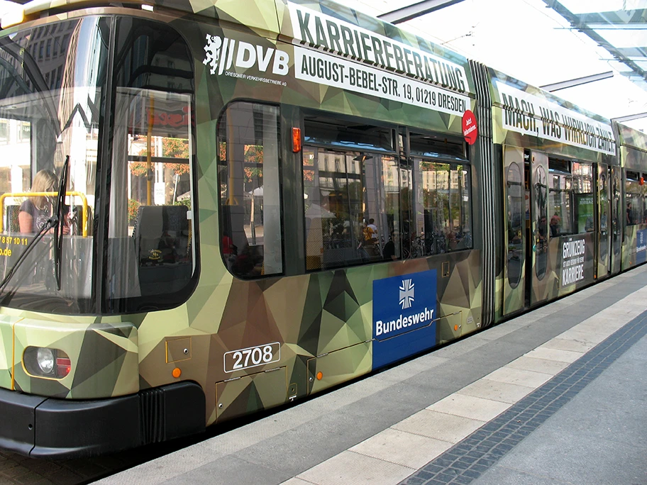 Bundeswehrtram in Dresden.