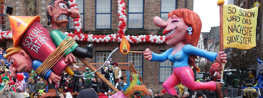Düsseldorf, Rosenmontag 2016, politischer Karnevalswagen.