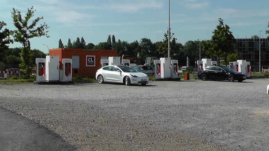 Elektro-Auto-Ladepark Hilden, Giesenheide, Mai 2020.