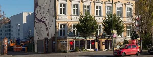 Das East Side Hotel an der Mühlenstrasse in Berlin-Friedrichshain.