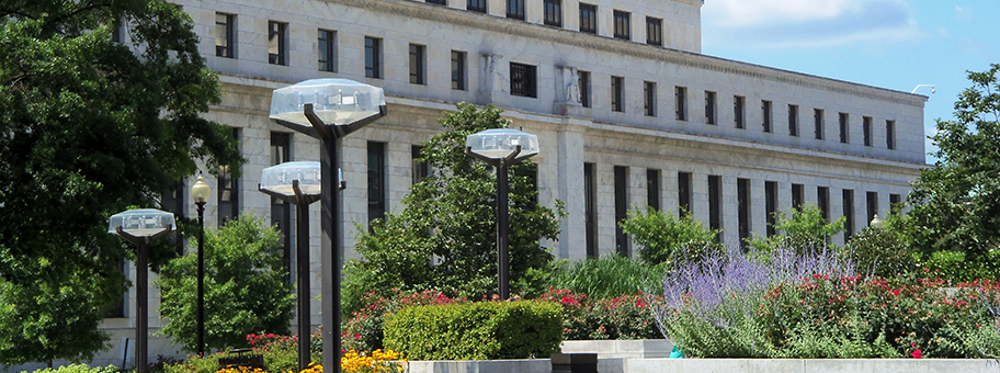 Das Eccles Gebäude der US-amerikanischen  Notenbank Federal Reserve (Fed) in Washington.