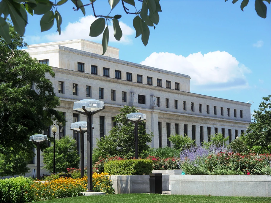 Das Eccles Gebäude der US-amerikanischen  Notenbank Federal Reserve (Fed) in Washington.