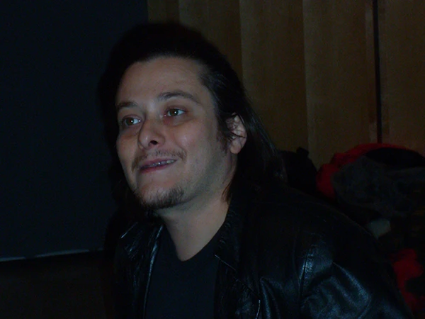 Der US-amerikanische Schauspieler Edward Furlong spielt in dem Film die Rolle von Danny Vinyard.