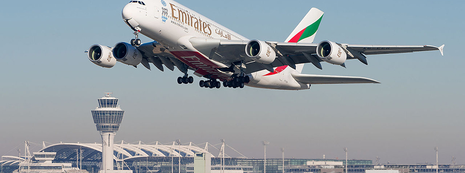 Emirates Airbus A380861 auf dem Flughafen von München.