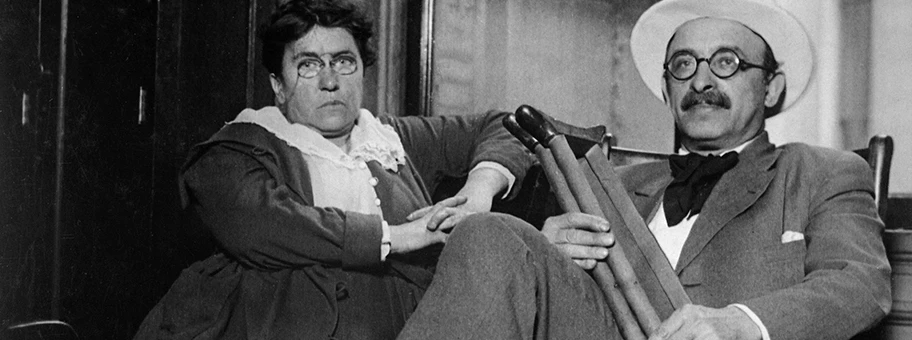 Emma Goldman zwischen 1917 und 1919 mit ihrem langjährigen Lebensgefährten Alexander Berkman.