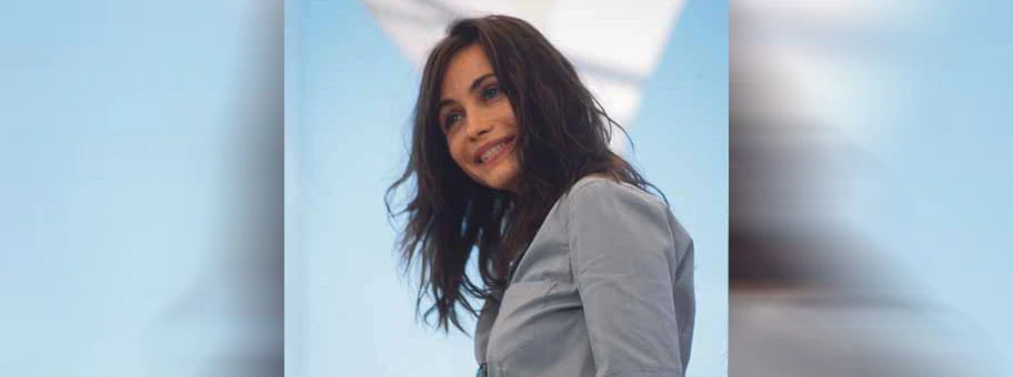 Die französische Schauspielerin Emmanuelle Béart spielt im Film die Rolle von Nelly.