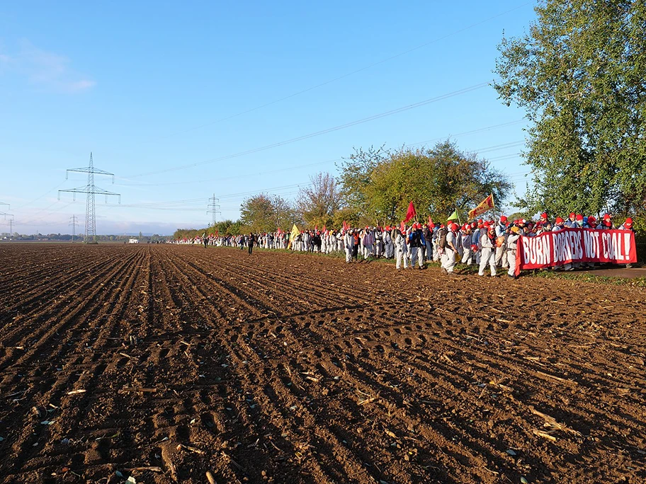 Der «Rote Finger» der Ende Gelände Aktion am 27. Oktober.