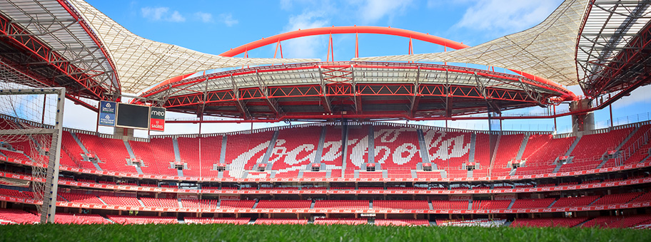 Coca-Cola Werbung im Fussballstadion da Luz von Benfica Lissabon in Portugal.