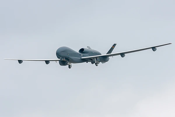 Landung des Euro Hawk auf dem Flugplatz Ingolstadt-Manching.