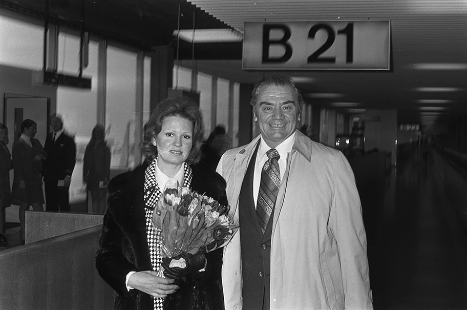 Der US-amerikanische Schauspieler Ernest Borgnine (hier in Amsterdam, Januar 1973) spielt im Film von Sam Peckinpah den Bankräuber Dutch Engstrom.