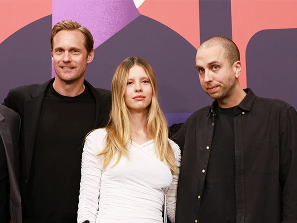 Filmcrew von Infinity Pool auf der Berlinale 2023.